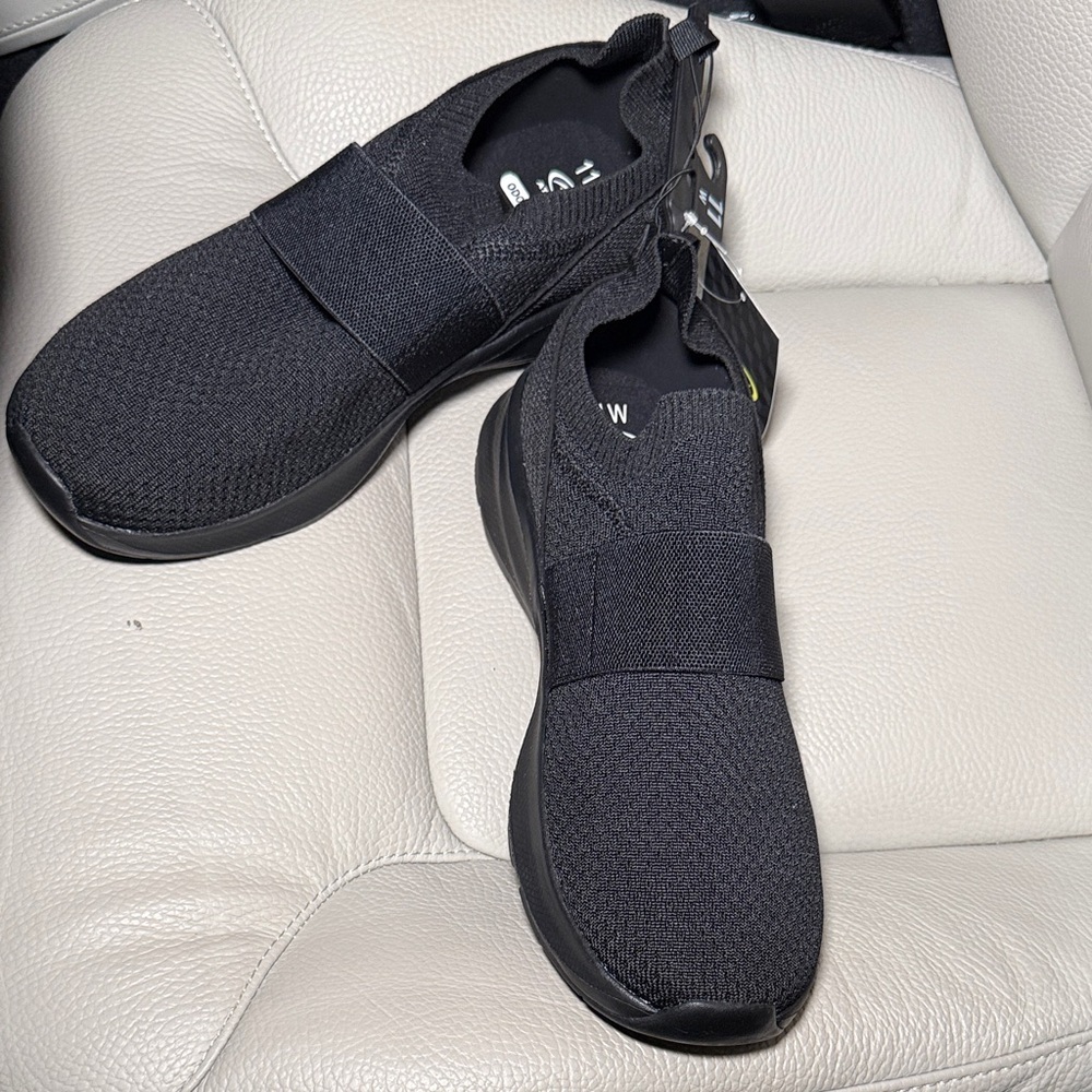 NEW! Athletic Works Women's Banded Jogger Sneakers Size 11 Wide Width Shoes
